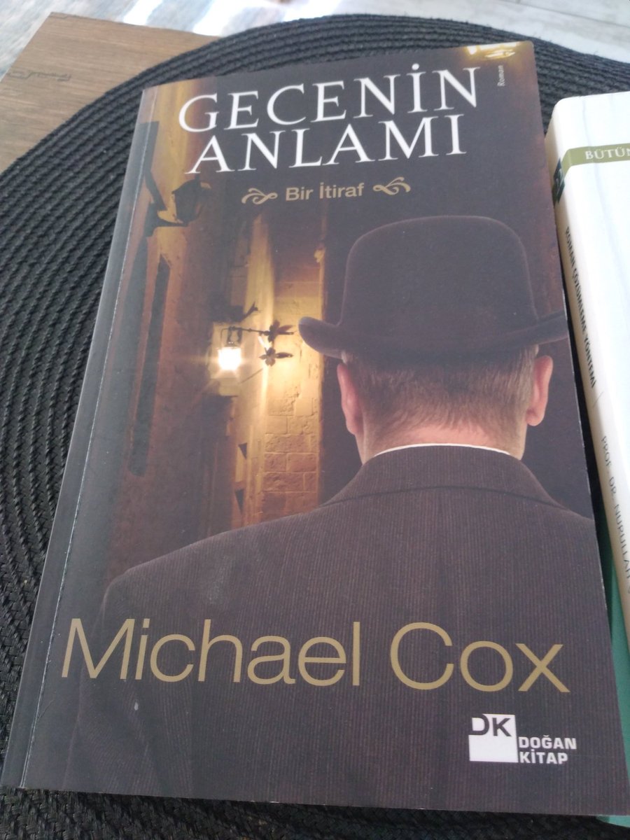 nurtenn62's tweet photo. #GeceninAnlamı
#MichaelCox
" 1854 yılı, bir Ekim gecesi.
Karanlıkta bir geçitte masum bir adam öldürüldü...."
Olağanüstü roman böyle başlıyor.
Olağanüstü diyorum çünkü yazımı tam 30 yıl sürmüş.
Yazarın ilk kitabı, sonuna dek heyecanın temposu hiç düşmüyor,
Çarpıcı ve büyüleyici. https://t.co/Kp8aTlGCnB