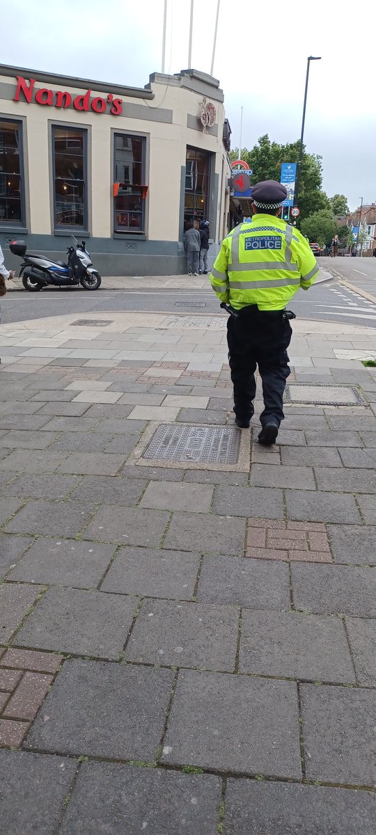 MPSEalingCommon's tweet image. Patrol this afternoon in #ealingcommon issued fines and warning for individuals causing ASB #neighbourhoodpolicing #mylocalmet