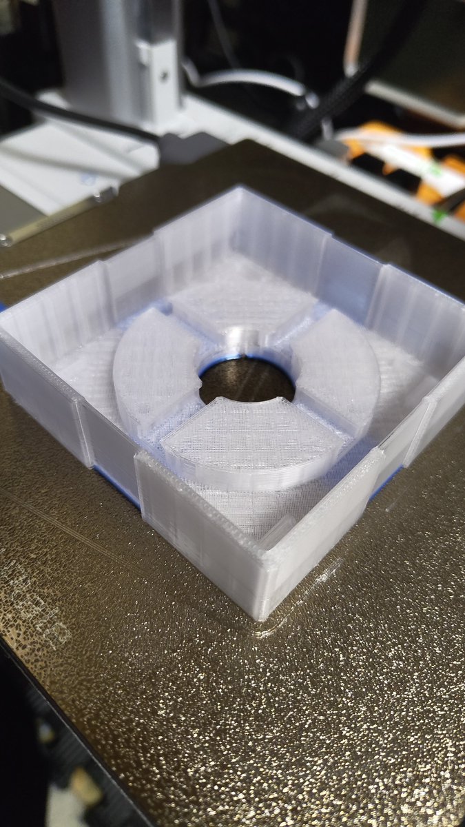 kroaolab's tweet photo. overtureのPETGをA1 miniで出力
フィラメントの設定はGeneric PETG
SUNLU FilaDryer S4で乾燥させてこのキレイさよ✨凄 https://t.co/o34jeqCcyC