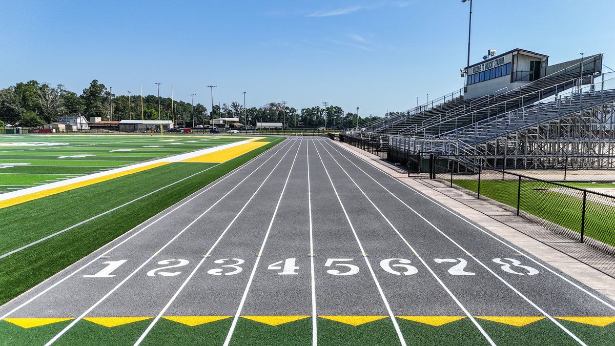 // Chasing greatness //

In addition to Louisiana's first PIVOT field, Walker now has a state of the art track built for speed to boot.

📍Walker High School - Louisiana

#wildcats #turf #geosurfaces