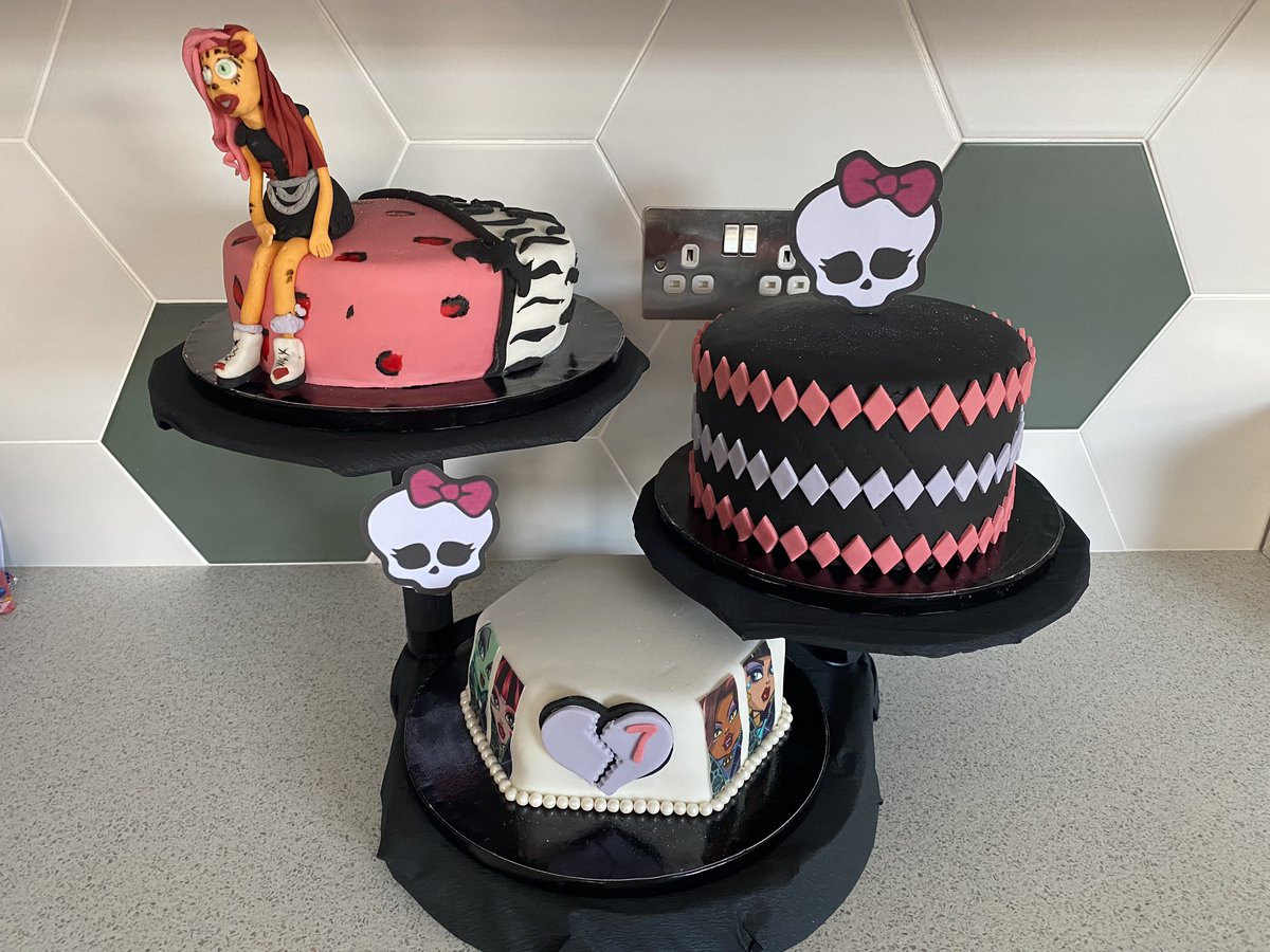 June was all about my little girl turning 7! This years theme was Monster High 😈💀🦇🎂👧🏼💖 #hobbybaker