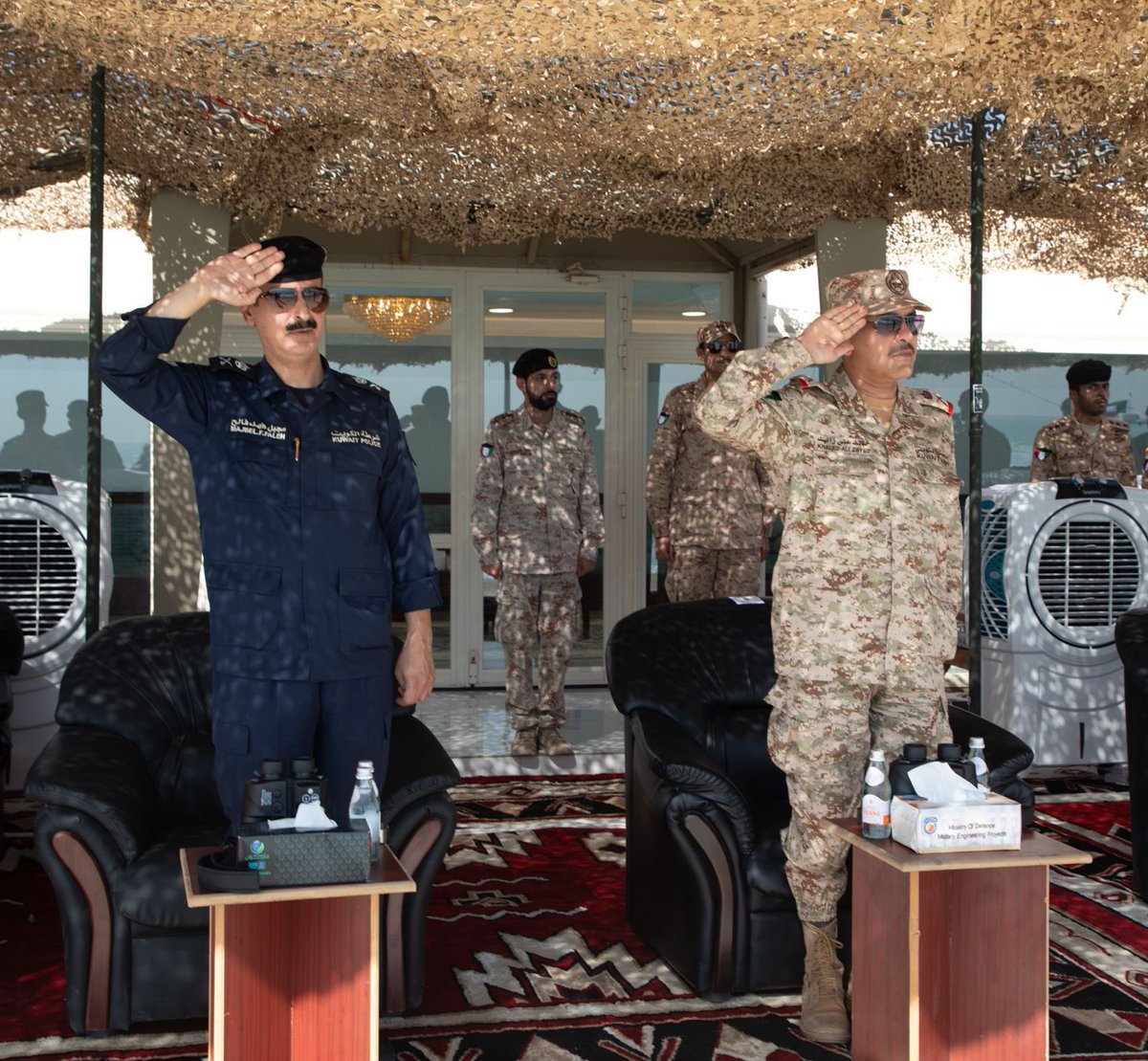KuwaitArmyGHQ's tweet photo. ختام فعاليات تمرين «الرقة» المشترك بين #القوة_البرية و #الإدارة_العامة_لخفر_السواحل

برعاية و حضور آمر القوة البرية اللواء الركن خالد علي زايد، نفذت القوة البرية متمثلة بقوة واجب صباح المشتركة، ووزارة الداخلية متمثلة بالإدارة العامة لخفر السواحل صباح اليوم العرض النهائي لتمرين (الرقة)  المشترك بالذخيرة الحية، والذي عقد خلال الفترة من 1 ولغاية 3 يوليو 2024. حيث تضمن التمرين تنفيذ عملية صد وشل لحركة المتسللين داخل المياه الاقليمية.

يهدف التمرين لرفع مستوى التعاون و التنسيق بين قوة واجب صباح والإدارة العامة لخفر السواحل و تعزيز مفهوم العمل المشترك .

حضر التمرين الوكيل المساعد لقطاع أمن الحدود بوزارة الداخلية اللواء مجبل فهد بن شوق و مدير عام الإدارة العامة لخفر السواحل العميد ركن بحري مبارك علي يوسف. 

#الجيش_الكويتي