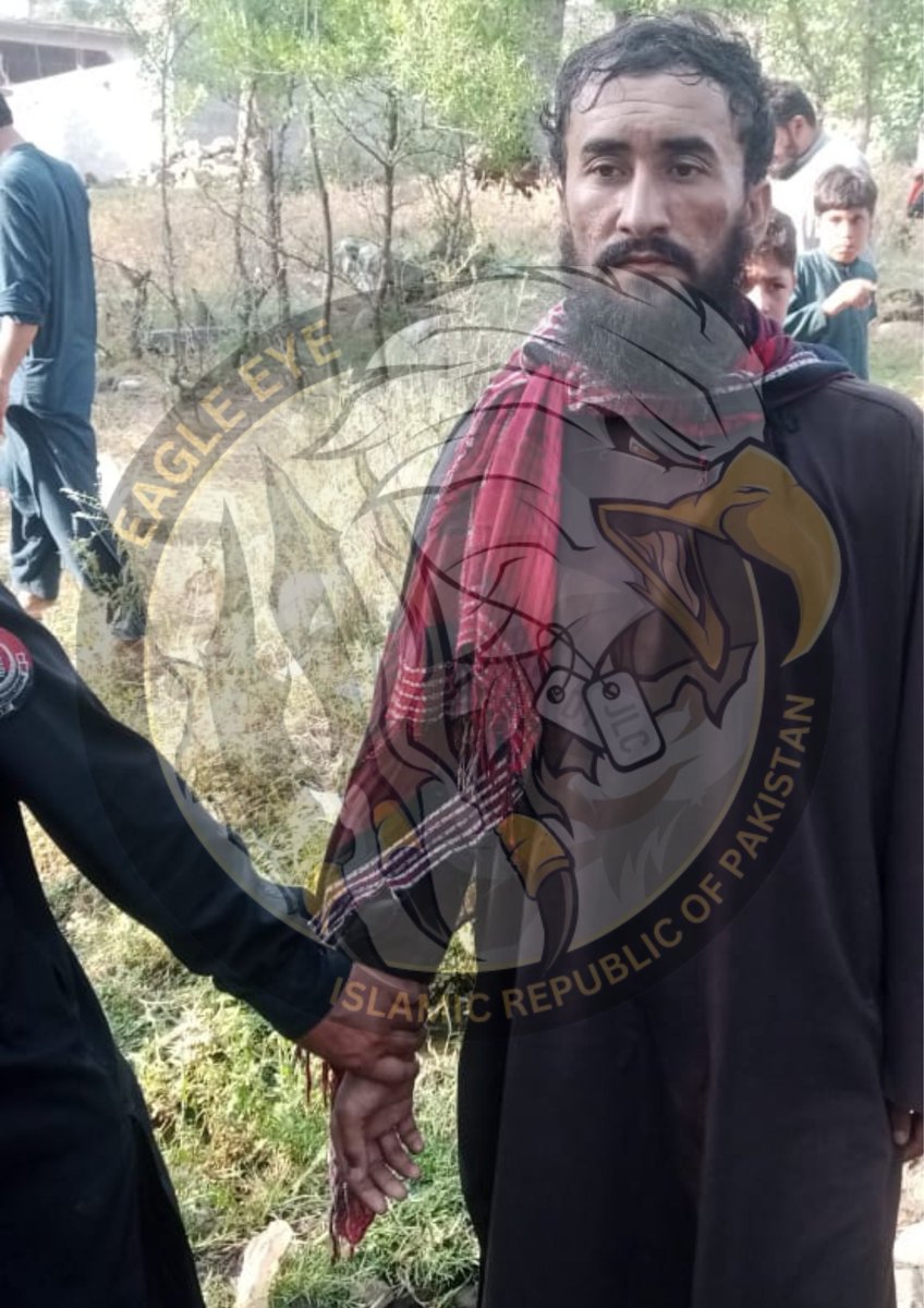 LoverForces's tweet image. پاکستانی سیکورٹی فورسز نے دہشت گردوں کی موجودگی پر انٹیلی جنس کی بنیاد پر ایک کامیاب آپریشن کیا اور ٹی ٹی پی کے ایک دہشت گرد عبدالرحمن ولد ایم سلیم سکنہ بدخشاں، ضلع اسمار، کو گرفتار کر لیا۔