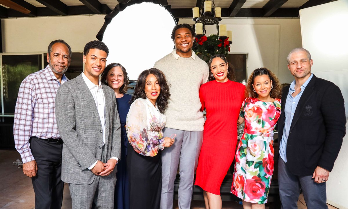 BlackPRWire's tweet photo. This highly anticipated film marks a historic moment in the entertainment industry, featuring several groundbreaking firsts with a touching story and remarkable performances. @Rich_Holmes22 @DrLydecia
#AChristmasPrayer #Faith #Family
https://t.co/GflHNgGuo1 https://t.co/4jJE3h8aSx
