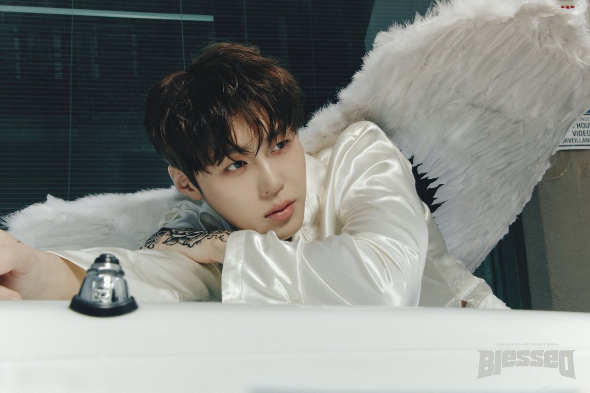 하성운 (HA SUNG WOON) 
The 8th Mini Album  
'Blessed' 

Concept Photo 1 : Heaven ver. 

2024. 07. 17. 6PM (KST) 

#하성운 #HASUNGWOON
#Blessed 
#BPM #BigPlanetMade