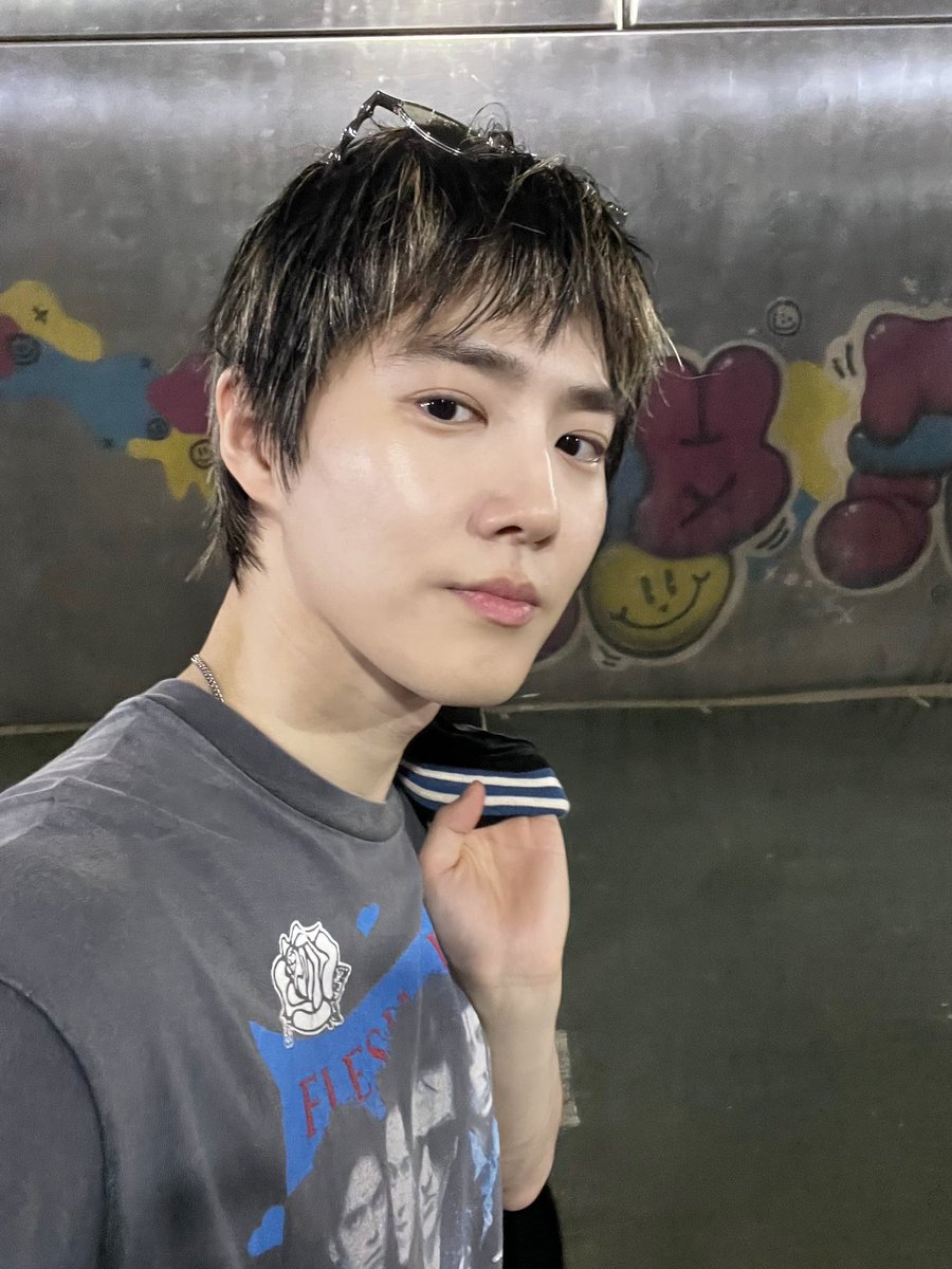 WforBH's tweet photo. 미친 오빠 https://t.co/UK2nmgFcd3