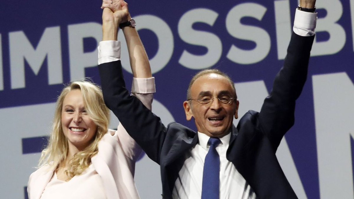 Je propose une minute de silence pour le mec qui voulait se faire élire sur le thème "les étrangers sont des voleurs" et qui s’est fait piquer la caisse de son mouvement par une blonde "française de souche"