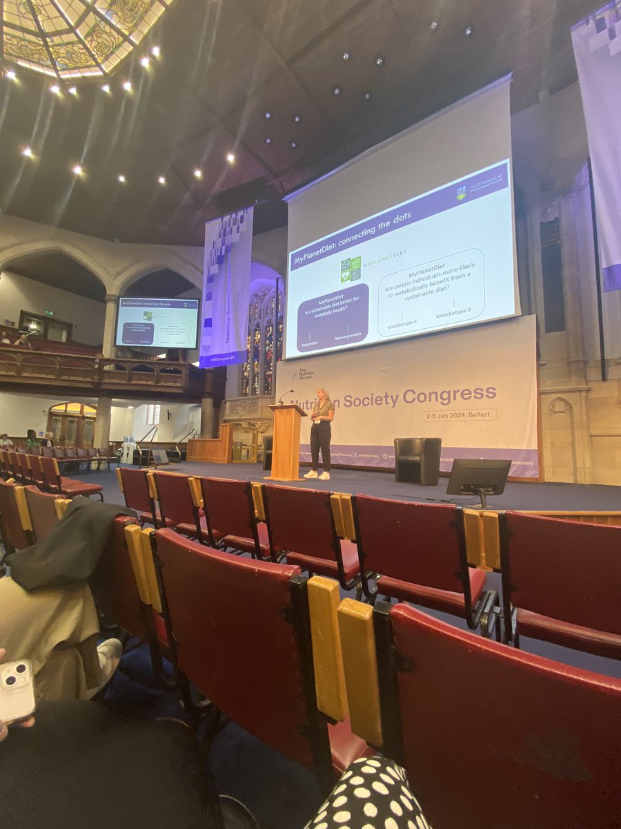 Congrats to my lovely friend <a href="/katiedaviesRD/">katie</a> on a fantastic presentation sharing insights from her PhD as part of the #NSCongress24 UK postgraduate competition! Really informative presentation on creating sustainable diets with metabolic phenotyping 🍏 👏🏻