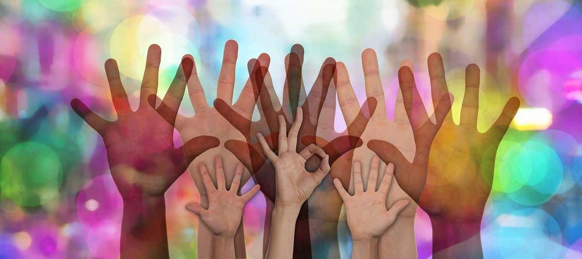 Guelph_Fringe's tweet photo. Join the party! Be a volunteer with the Guelph Fringe Festival team August 8-11 in downtown Guelph. Click the link for complete details and apply online. Do it. It'll be so much fun 🤩 
https://t.co/7SR321UAkd https://t.co/2KcYdoWjUr