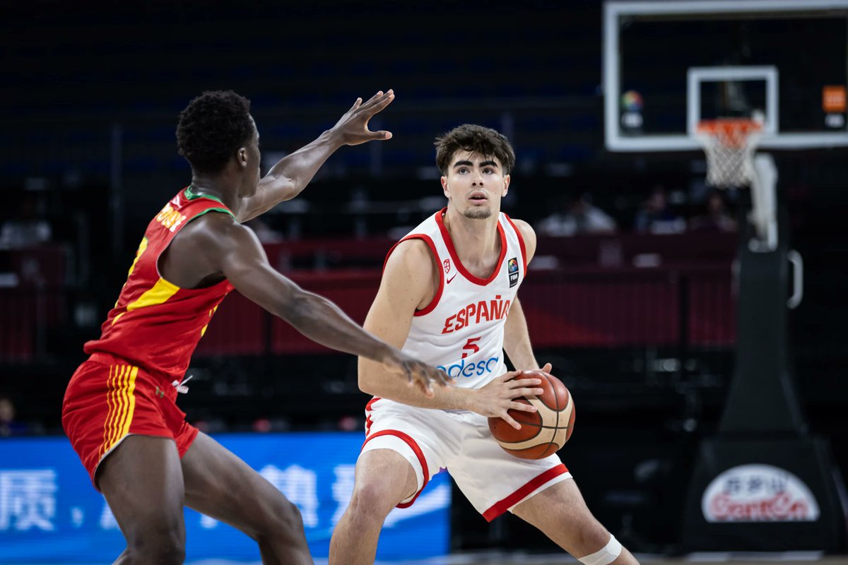 Cuatro partidos, 4⃣ victorias. Un EQUIPO en el que confiar 😍

#U17M 🇪🇸 #SomosEquipo