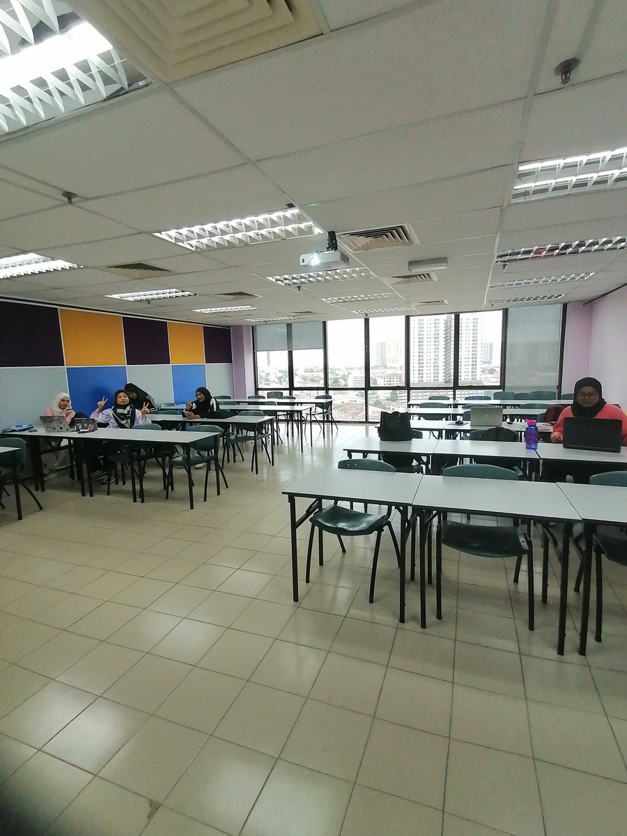 hyhasrul's tweet photo. Semalam last class. Maklumla bila da week 14 ni, ramai pula yang suka2 tak hadir kelas. Kalaulah topik Hot ni keluar final exam, hmm x tau la pakcik nak cakap apa. MOGA bertabahlah wahai anak2.. hehe. https://t.co/kIweo3WMuT