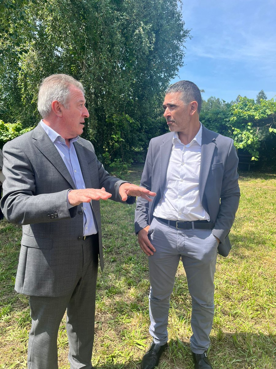 José Carballo (Expresidente de UNEmadera) y <a href="/PedroJPayeras/">Pedro J Payeras</a> (Actual Presidente de UNEmadera) presentes en la la feria <a href="/galiforest/">Galiforest Abanca</a> que se celebró en Sergude (Galicia) la pasada semana.

#UNEmadera #modoMADERA #activaelmodoMADERA #industria #madera #mueble #Galiforest #forestal