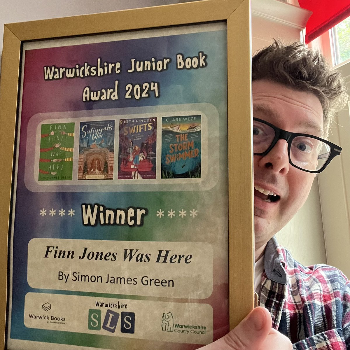 I can’t quite believe this, but FINN JONES has just won the Warwickshire Junior Book Award… as voted for by hundreds of KS2 kids! Thanks you <a href="/WarwickshireSLS/">Warwickshire Schools Library Service</a> for a fab celebration event with the schools this morning! 😍