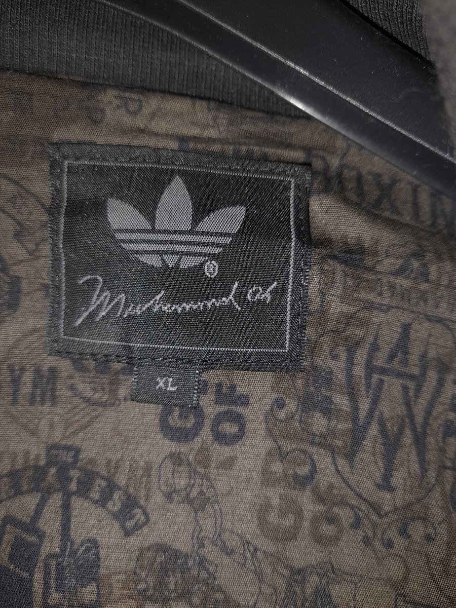 parko75's tweet image. Adidas Muhammad Ali heavyweight track top xl,hardly worn.Very rare  £80 TYD.#adidas #adidasoriginals #tracktop #classic #Muhammadali