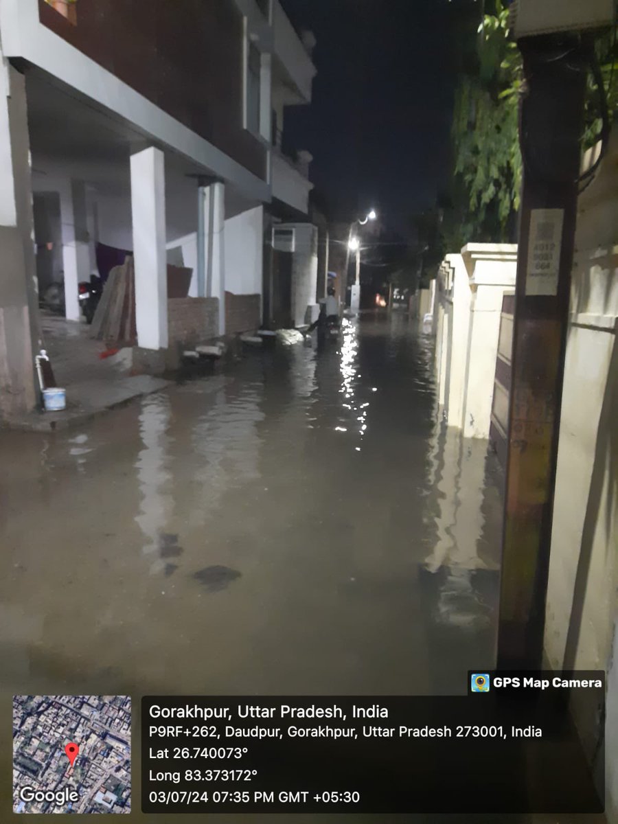 fffGorakhpur's tweet photo. नगर निगम गोरखपुर  @NagarNigamGkp  के दम तोड़ते वादे ! ४ दिन से शिकायत दर्ज है। पम्प ला कर के खड़ा कर दिया गया हाई अब तक चालू नहीं हो पाया ! शायद काग़ज़ों में पानी निक�� भी गया हो पर पिछले एक हफ़्ते से परेशान मोहल्ले वाले अब जल स्तर का विकास देख रहें हैं बस ! https://t.co/Utk9HgjlVL