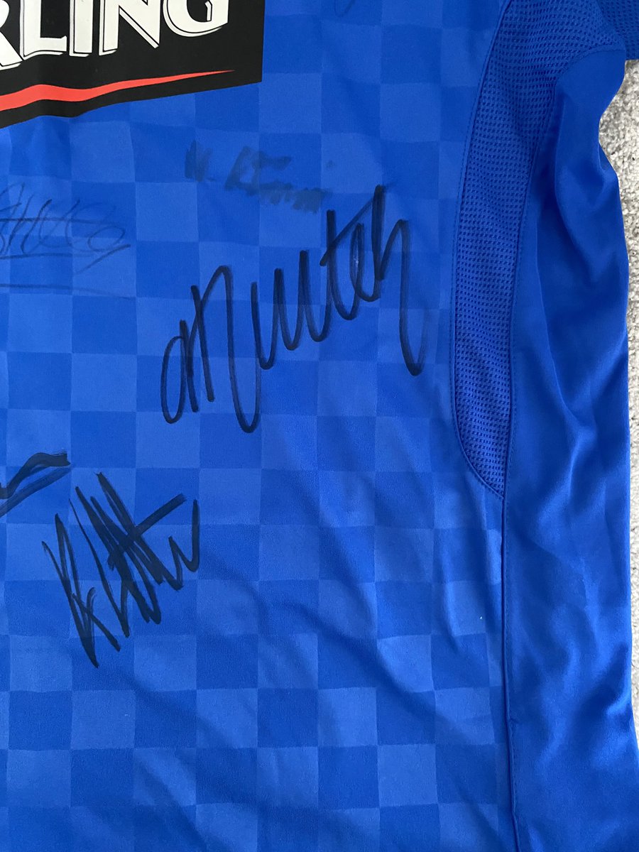 ShirtsRangers's tweet photo. Can anybody help with signatures? 😅 https://t.co/OMJZVo7OxU