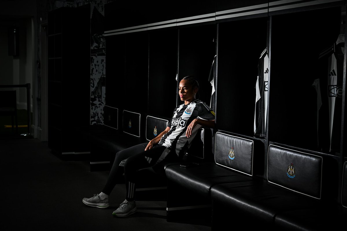 shania_hayles's tweet image. Delighted to join this massive club, excited to get going! Big season ahead🔥

Howay the lasses! 🖤🤍