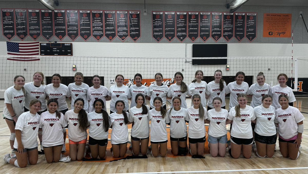 The Volleyball team had a great camp with UNO’s Matt Buttermore this week.  Be driven, communicate, and have courage! Go Tigers! 🐯🏐