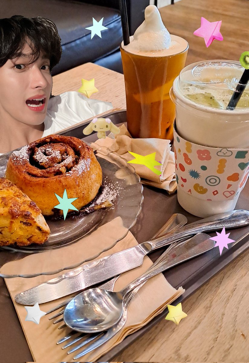 📍카페 알베르 
롤 모양의 빵 안쪽이 되게 부드럽고 시나몬 향이 나서 맛있어요 가시게 된다면 꼭 드셔보시길추천드립니당 🎵
#도겸이도_도아할_맛집