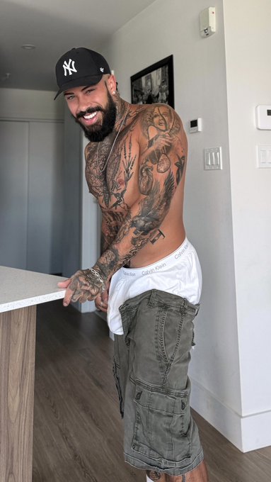 what's happening? https://t.co/cYNNbDqNg1