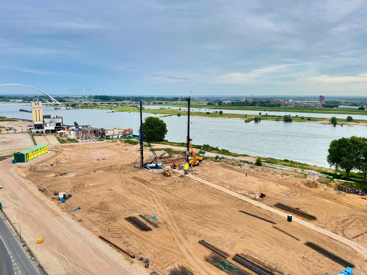 BerryBeing's tweet image. De bouw is gestart van #IRIS #Waalkwartier in @gem_Nijmegen @DuraVermeer @fundexgroup #fundexpalen #vibropalen