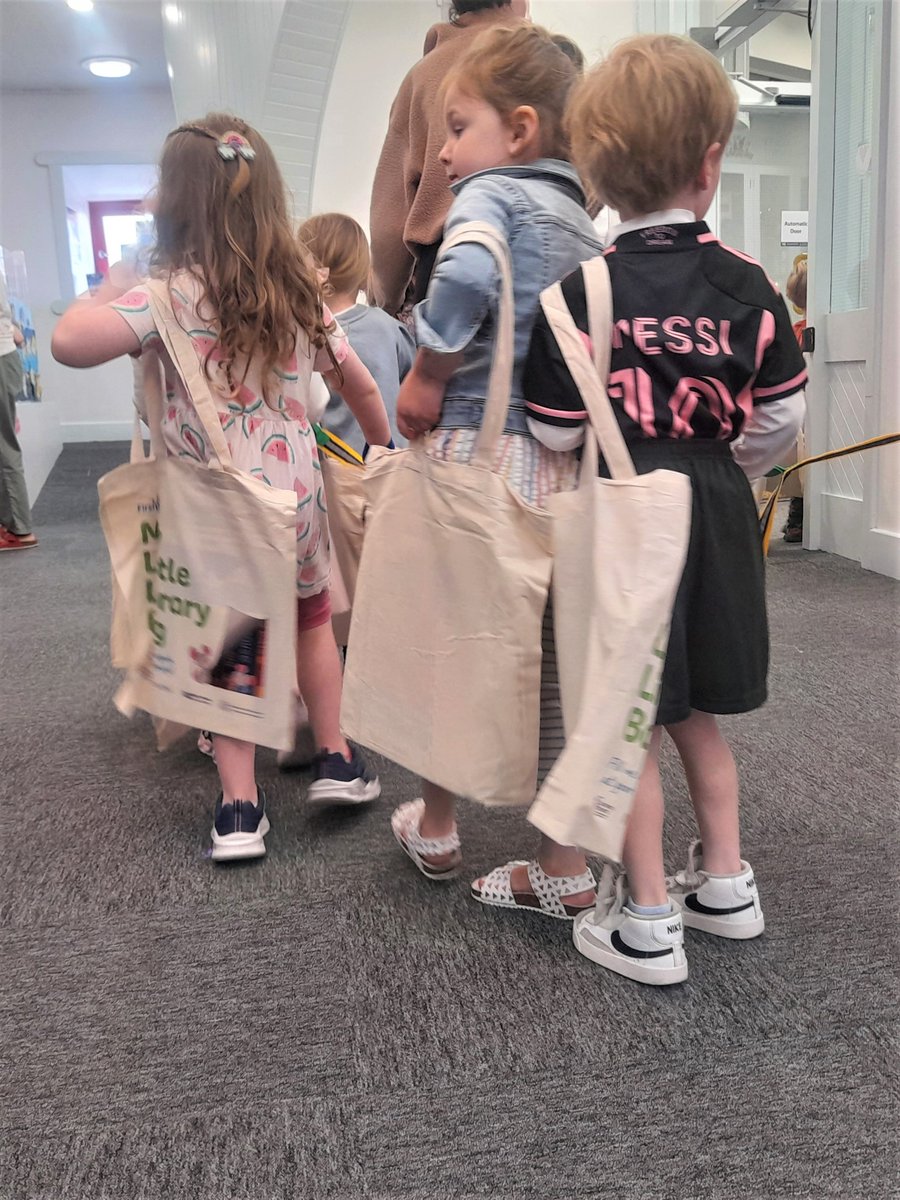 corkcolibrary's tweet photo. #ClonakiltyLibrary was honoured with a visit from one of our preschools last week on their very last day to collect their My Little Library Bag before they start big school in September!
#whatlibrariesdo
#First5
#MyLittleLibraryBag
#Righttoread
@LibrariesIre
@Corkcoco https://t.co/5awA2jHYGA