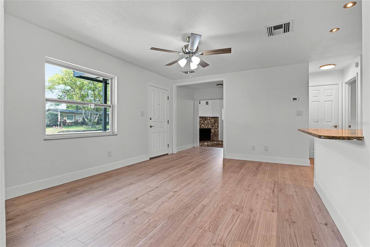 New Listing Price: $364,900
2506 SANDALWOOD DR, Fern Park, FL 32730 propiedad 3 bedrooms and 2.0 bathrooms.
See more here: lpthomesearch.com/d8ragfmx