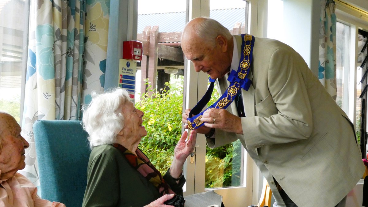 Thanks to a grant from Dorset Freemasons to the Dorset Blind Association charity, more than 500 blind and visually impaired people will receive essential support and services!

Full story on our blog⏬
🔗ugle.org.uk/discover-freem…

#Freemasons <a href="/DorsetMason/">Dorset Freemasons</a>