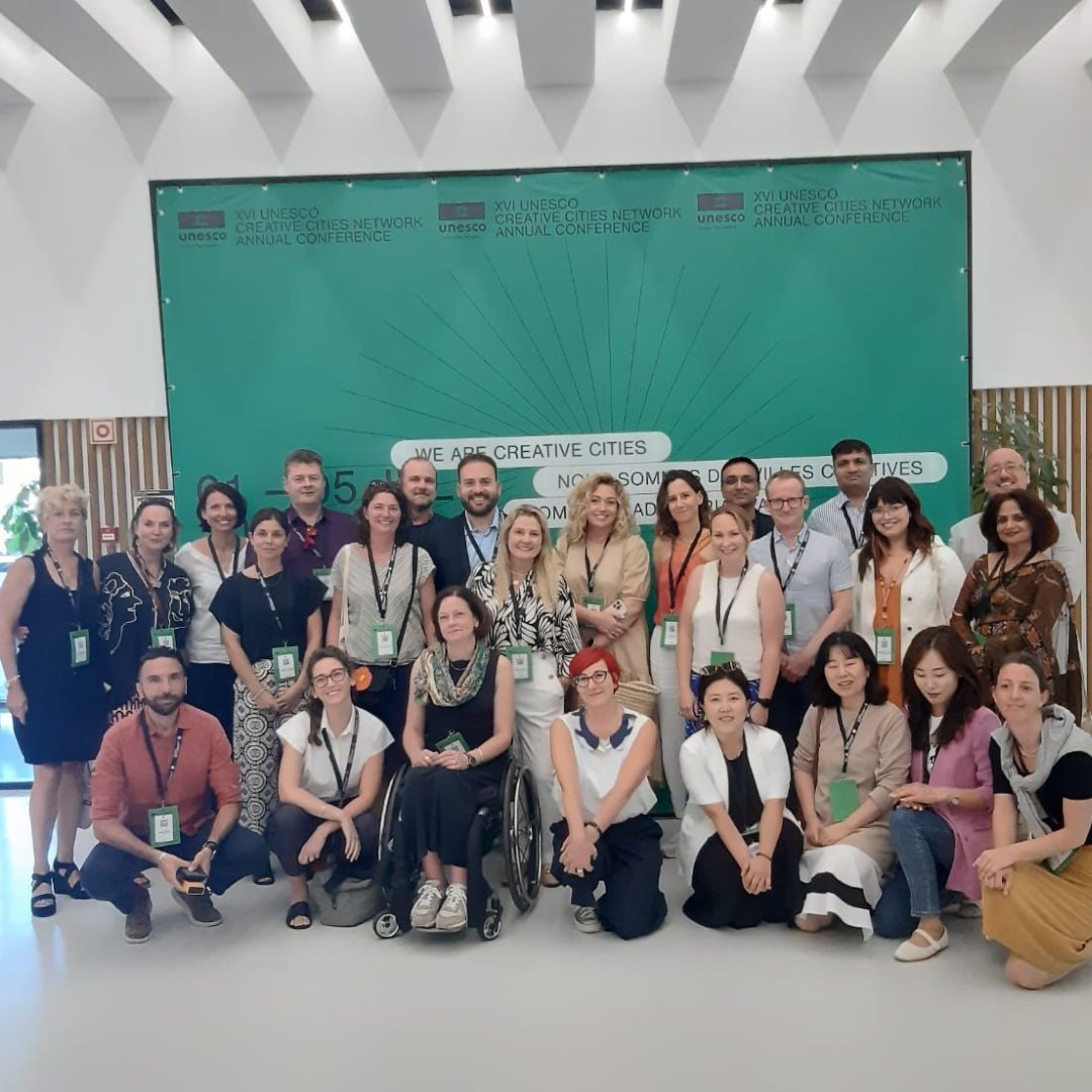 📸 Foto di gruppo del cluster film dalla XVI conferenza annuale del network delle città creative UNESCO a Braga.

📸Cluster film group shot from the XVI creative cities network annual conference 2024 in Braga!

<a href="/UNESCO/">UNESCO 🏛️ #Education #Sciences #Culture 🇺🇳</a>