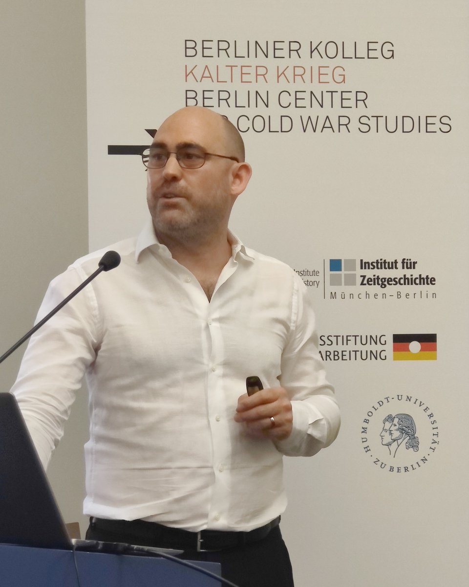 BerlinColdWarStudies (@berlincoldwar) on Twitter photo "Bei der Unterstützung von arabischen Terrororganisationen ging es Ostblock-Staaten oft um Devisen, Waffengeschäfte und Geheiminformationen": Adrian Hänni <a href="/Eselskind/">Dr. Adrian Hänni</a> <a href="/Leibniz_IfZ/">Institut für Zeitgeschichte München−Berlin</a> auf der Berliner RV "Nahostkonflikt & #KalterKrieg". Weiter geht's am 9.7.: berlinerkolleg.com/detail/antisem… "Bei der Unterstützung von arabischen Terrororganisationen ging es Ostblock-Staaten oft um Devisen, Waffengeschäfte und Geheiminformationen": Adrian Hänni <a href="/Eselskind/">Dr. Adrian Hänni</a> <a href="/Leibniz_IfZ/">Institut für Zeitgeschichte München−Berlin</a> auf der Berliner RV "Nahostkonflikt & #KalterKrieg". Weiter geht's am 9.7.: berlinerkolleg.com/detail/antisem…