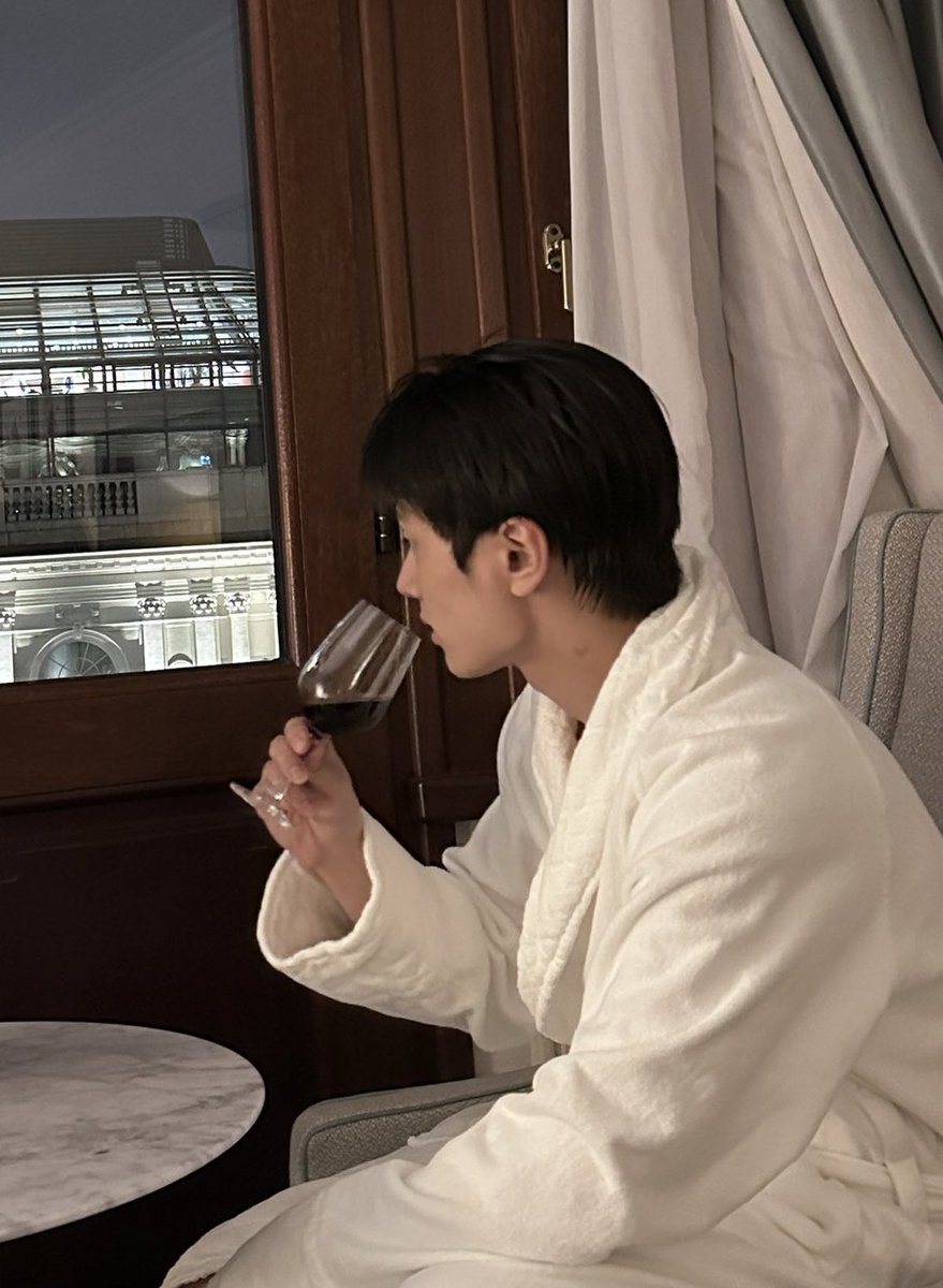 dapeachx's tweet image. 1% idol 99% boyfriend