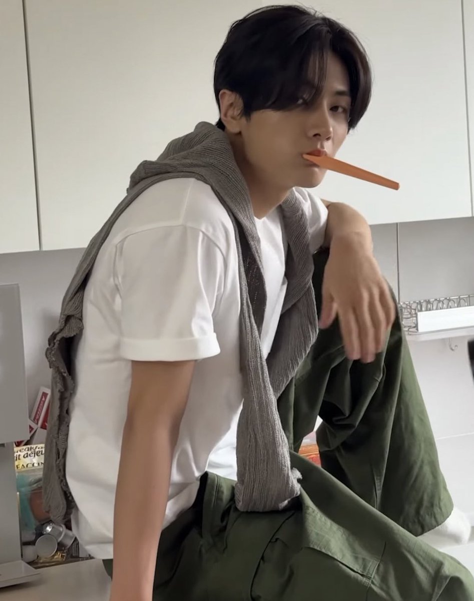 dapeachx's tweet image. 1% idol 99% boyfriend