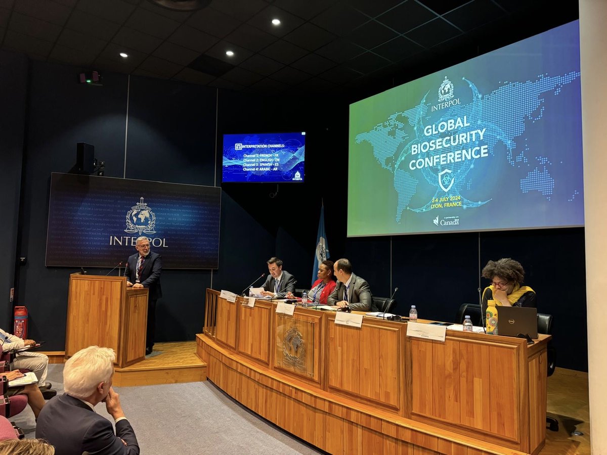 Day 2 of INTERPOL’s #GlobalBioConference agenda includes:

👮‍♀️ LE roles &amp; interagency cooperation in biological incidents
🎓Capacity building efforts related to biological threats &amp; incidents
💻Online content &amp; the bioterrorist threat
🌾Tackling bio threats to animals &amp; plants