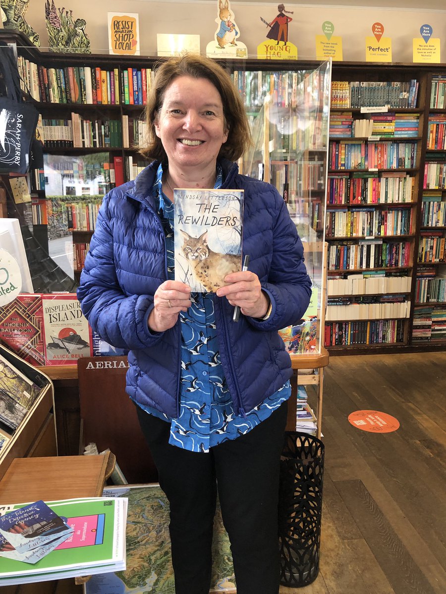 A surprise visit from lovely Lindsay Littleson at <a href="/SReadBooks/">Sam Read Bookseller</a> . A signed copy of #TheRewilders is waiting for a lucky reader in the children's department 🙂