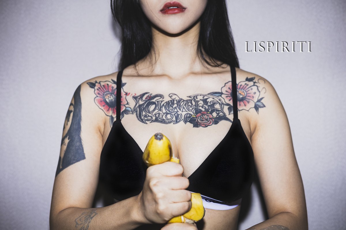 lispiriti's tweet photo. banana #banana #fruit #Tattoo #lispiriti https://t.co/gCwK58h8Lh