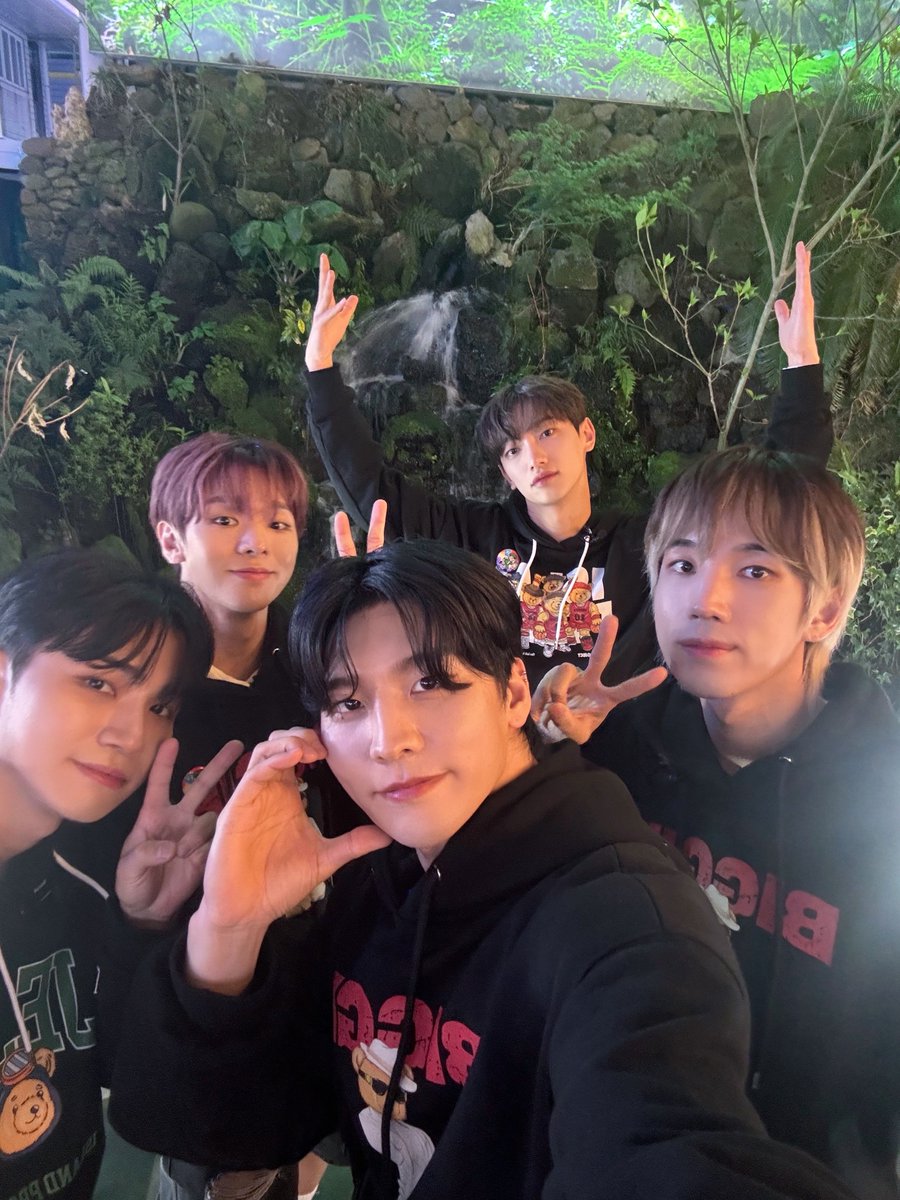 VannerOfficial's tweet photo. [#GON]

VANNERSUNDREAM

#VANNER #배너 #곤 https://t.co/ulbe4ZjI2v