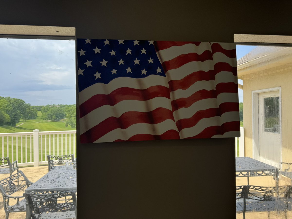 If this👇 doesn’t get you #JackedUp for today’s Independence Day Celebration then I CAN’T HELP YOU. 
#Merica 🍔 🌭 
Last I checked - no other club in town is giving away free hot dogs today! Taste it <a href="/ShadowGlenGolf/">ShadowGlen Golf Club</a> <a href="/LakeQuiviraWOW/">LakeQuiviraWOW</a>! 👅 
Reminder: zero tolerance re: pool intruders