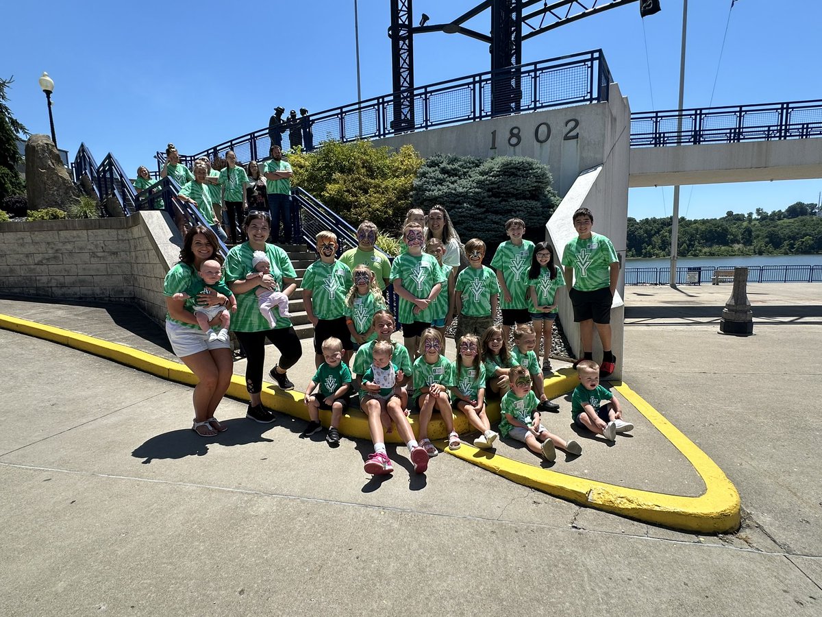 IvyLburgBville's tweet photo. Bring your kid to work day— Ivy Tech Style! 😎

The past 2 weeks, our faculty/staff brought their kid to the Lawrenceburg and Batesville Campuses for fun STEM activities. They had a blast. We can’t wait for next year! 
⬇️Check it out ⬇️
#BringYourKidToWork #ImWithIvy #SummerFun https://t.co/u9Bp05Ei4o