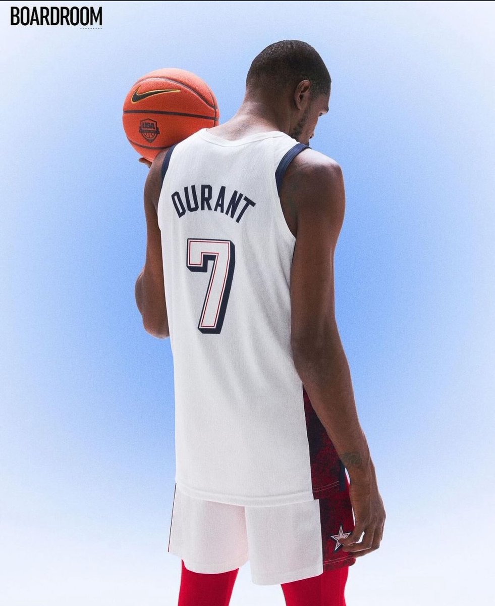Stunna999_'s tweet photo. Kevin Durant unveils the Team USA Men’s Basketball Jerseys 🇺🇸👀🔥

they dropped today you coppin? https://t.co/9TnCYPjRF2