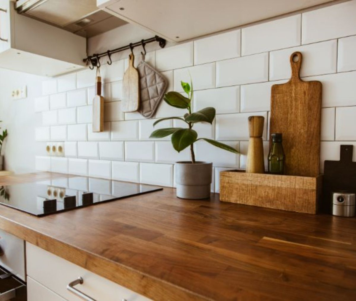 Dreaming of a kitchen upgrade? Our custom wood countertops bring warmth and elegance to any space. 🌿✨ Choose from a variety of beautiful woods. 🌳 Reach out by calling (617) 716-8717 and visit us at greaterbostonkitchenremodeling.com/remodeling-ser…