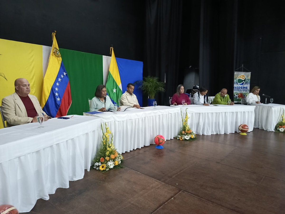 #Inicia Sesión Especial por el Día Nacional del Deporte.#3Jul

#ConsejoLegislativoNE
#7FuerzasParaLaVictoria