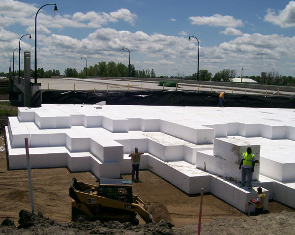 GeofoamIntl's tweet photo. "Geofoam for Road Construction: A Better Alternative" - Replace traditional materials with geofoam for road construction and enjoy faster installation, reduced costs, and improved stability. #geofoam #prefoam https://t.co/LS9Yn3Tgh6 https://t.co/7Ned5rP6LU