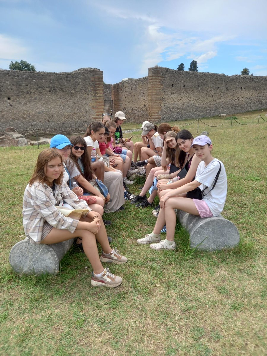 ClassicsRHSB's tweet photo. Pompeii is always breathtaking, but to see the new excavations in Regio 9 actually brought tears to the eyes! (No photos allowed, but plenty of memories made) https://t.co/dJ2rncNgzN