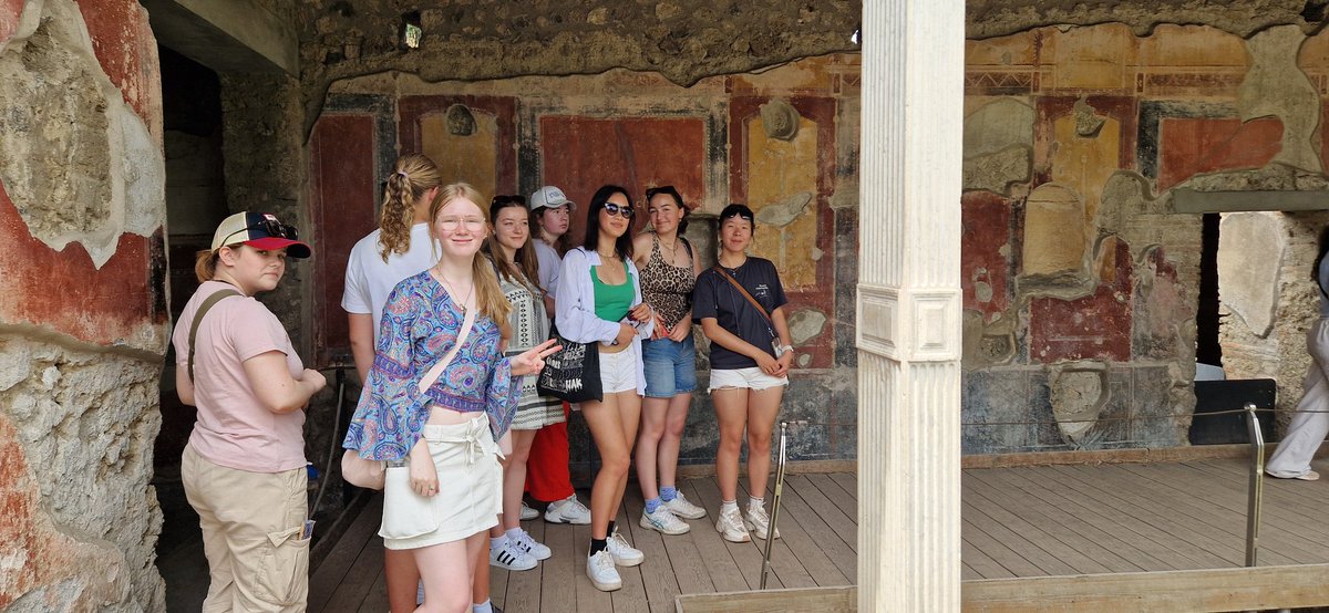 ClassicsRHSB's tweet photo. Pompeii is always breathtaking, but to see the new excavations in Regio 9 actually brought tears to the eyes! (No photos allowed, but plenty of memories made) https://t.co/dJ2rncNgzN