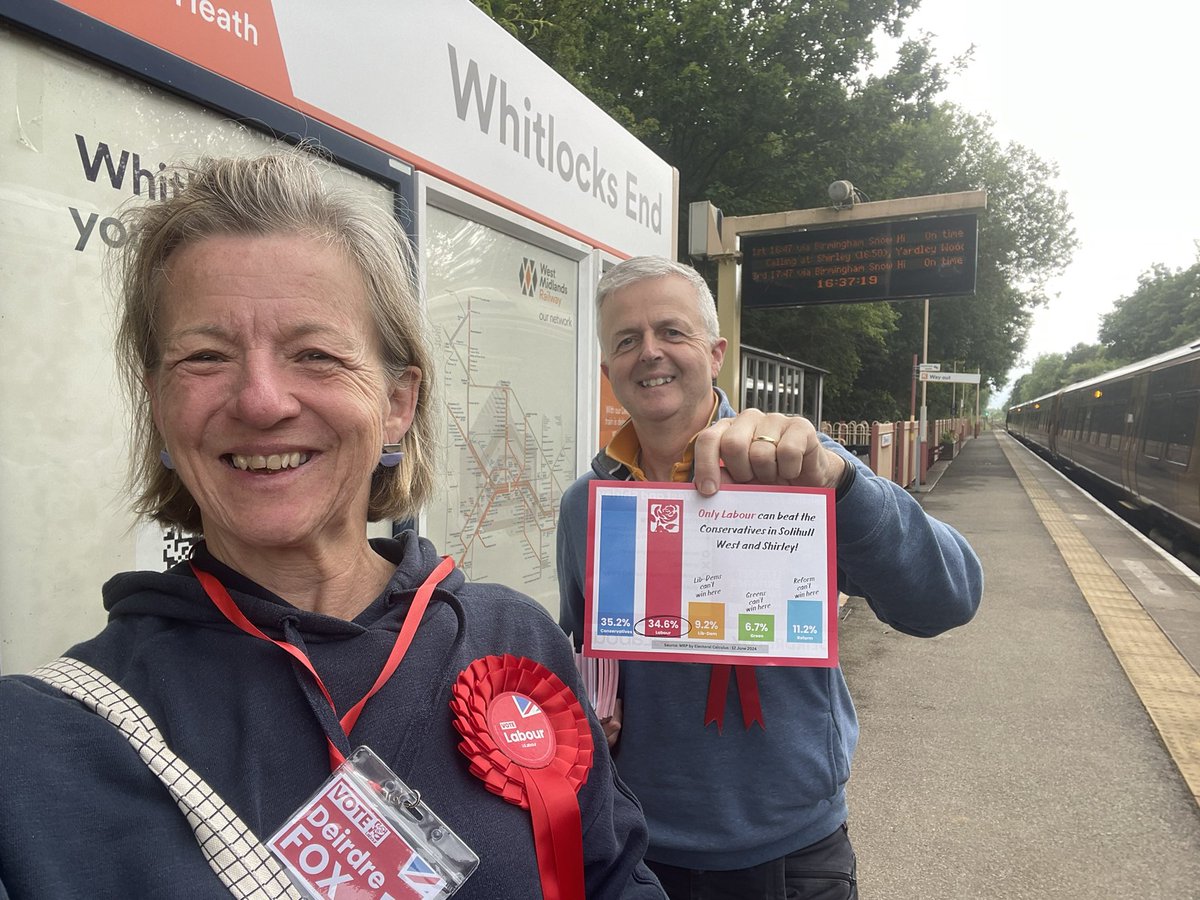 🌹Still campaigning and catching  up with commuters at Whitlocks end.

🗳️Vote for change in Solihull West and Shirley. Vote Deirdre Fox for Labour.

🌹No other vote will do!