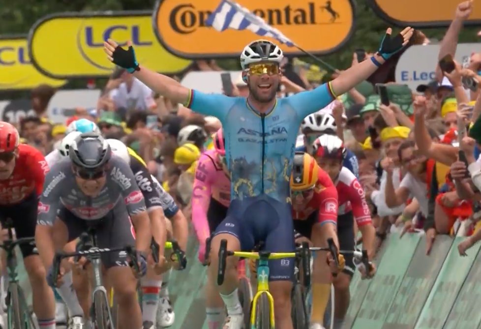 ¡Qué bueno es este mamón!

Tiranizó los sprints durante 8 años, hasta 2016.
Una mononucleosis le borró de las grandes vueltas.
Regresó a lo grande 5 años más tarde, cuando ya pensaba en retirarse, ganando 4 etapas en el Tour para igualar el record de Merckx.

Hoy logró la 35!! 👑