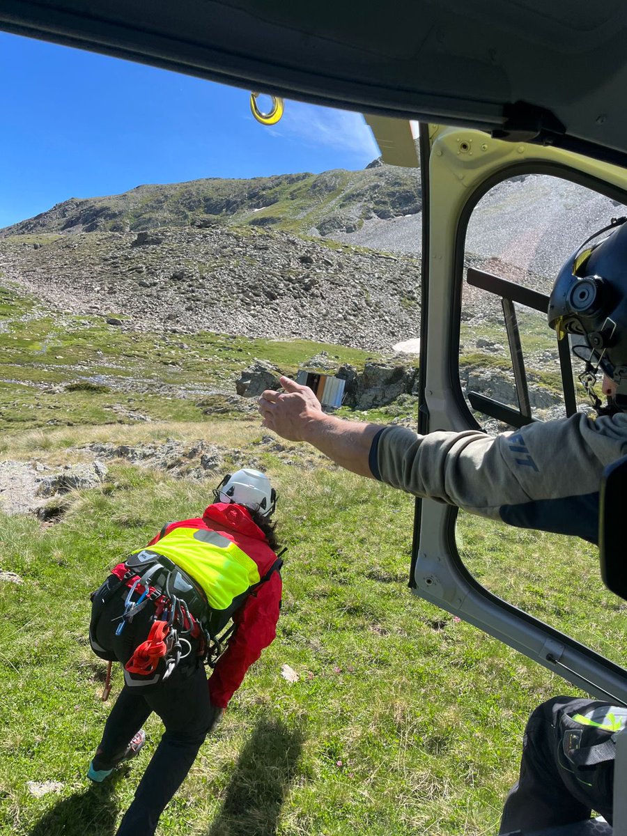 RECERCA EXITOSA‼️
Localitzem en bones condicions de salut la persona desapareguda des del diumenge dia 30/06, què havia sortit de la Coma de Ransol en direcció al Pic de la Serrera.
@bombersandorra, @andorrapolicia, @creurojaandorrana, @bandersandorra , <a href="/protecciocivil/">Protecció Civil</a>