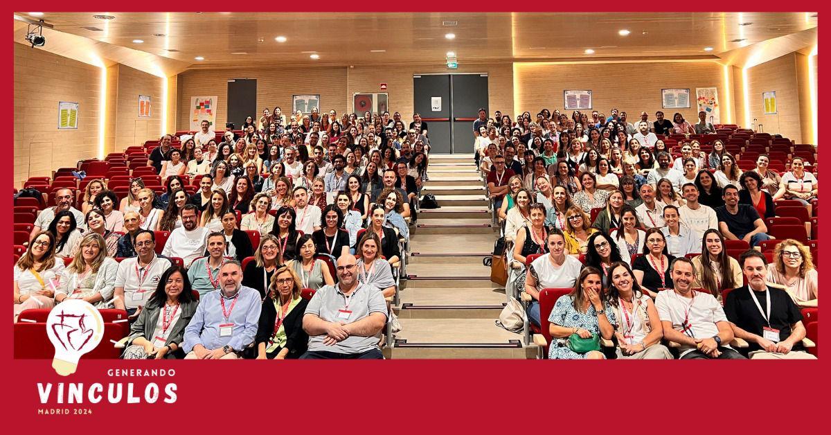 🔴 Más de 240 profesores de los seis colegios de los Sagrados Corazones se han reunido estos días en Madrid para trabajar sobre la acción tutorial en los colegios Sagrados Corazones en torno a formación llamada ‘Generando Vínculos’ 👇  sscc.es/concluye-la-fo…
