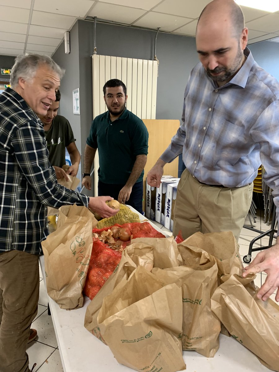 Allier esprit d'équipe et engagement solidaire : les ingrédients pour une journée de solidarité réussie !

Le 5 juin dernier toute l'équipe de la DSI a vécu une journée pas comme les autres.
En cohérence avec notre raison d'être et notre mission, afin de nous assurer de répondre