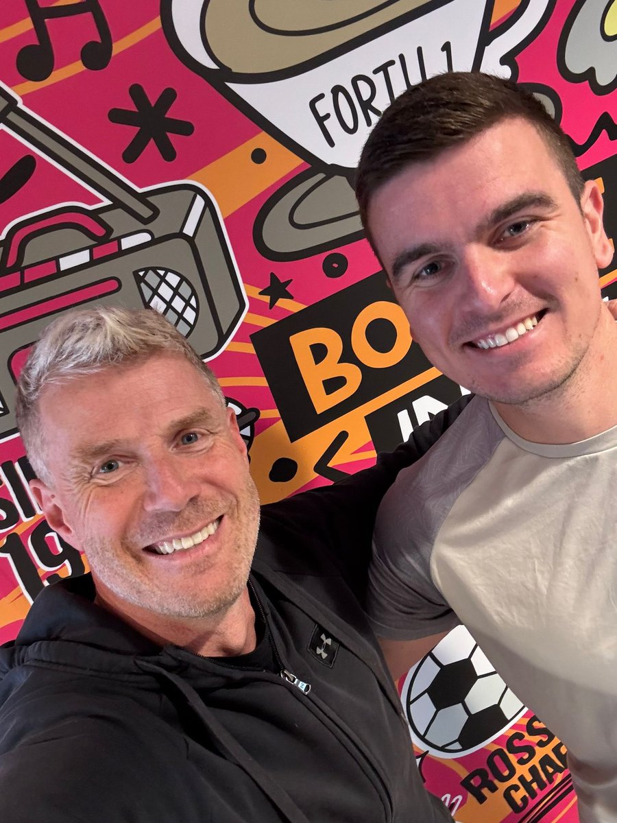 Special delivery at the Forth 1 radio station for <a href="/BoogsTweets/">Boogie 📻</a> this morning!